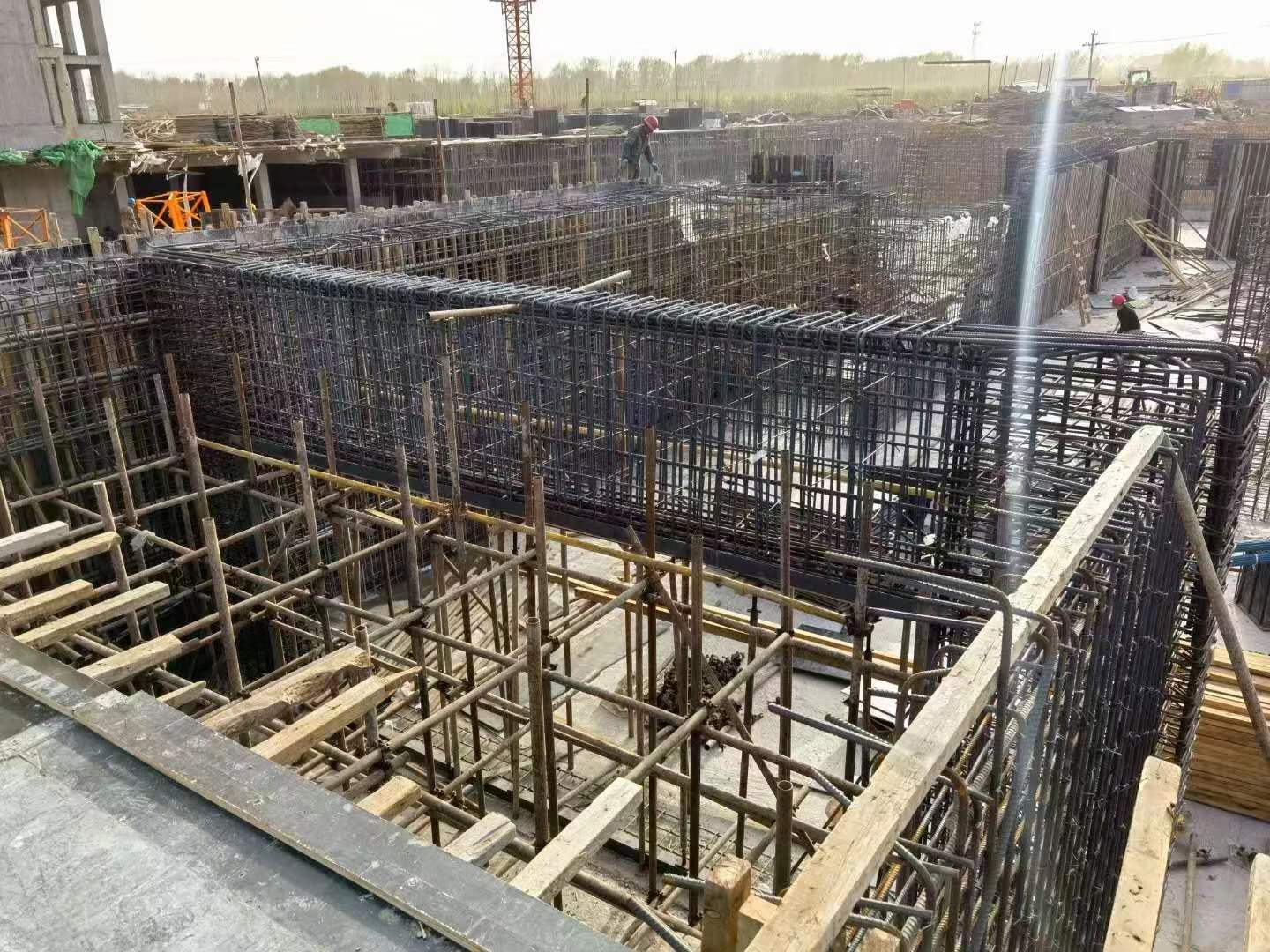 公安建筑基础筏板施工时混凝土有哪些常见问题?
